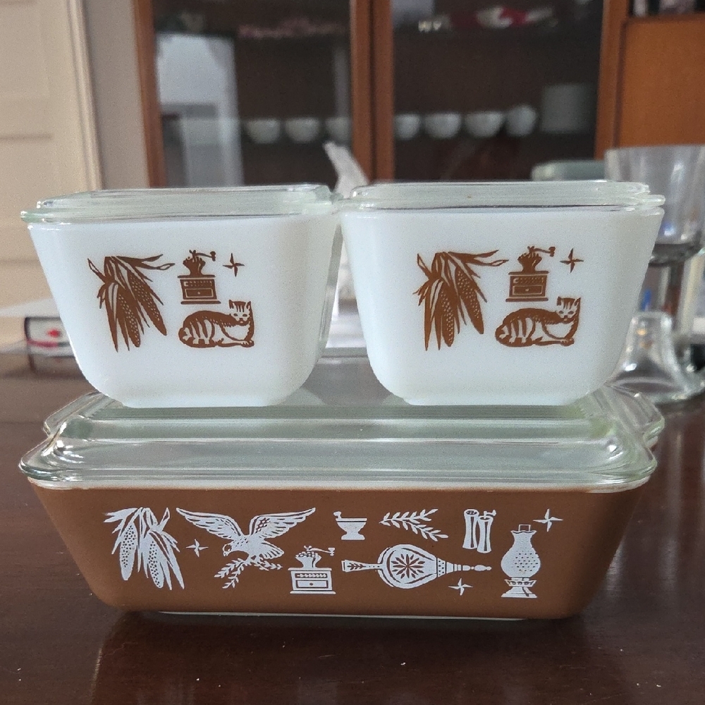 Pyrex Early American Fridge Set